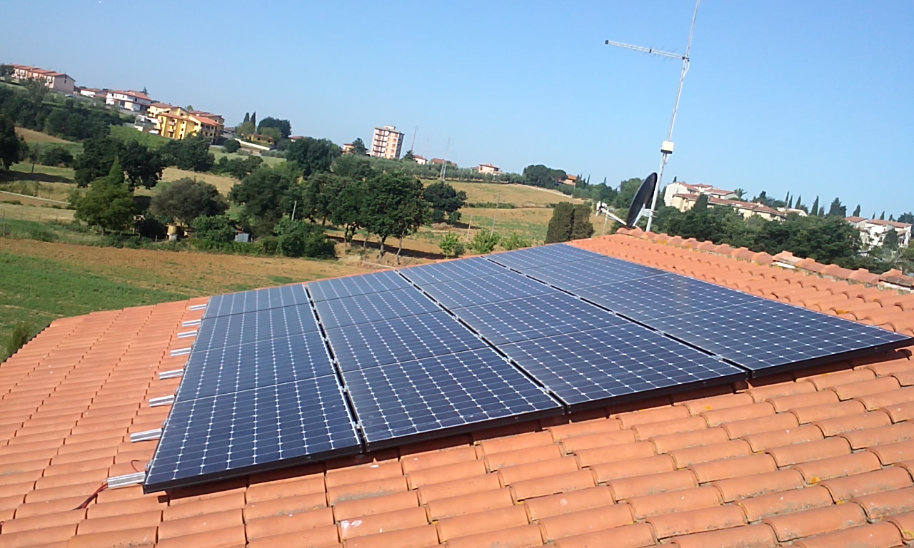 Impianto Impianti Solari Fotovoltaici 2016. Cogli le opportunità e la convenienza Lightland SunPower a Foiano della Chiana, Arezzo 