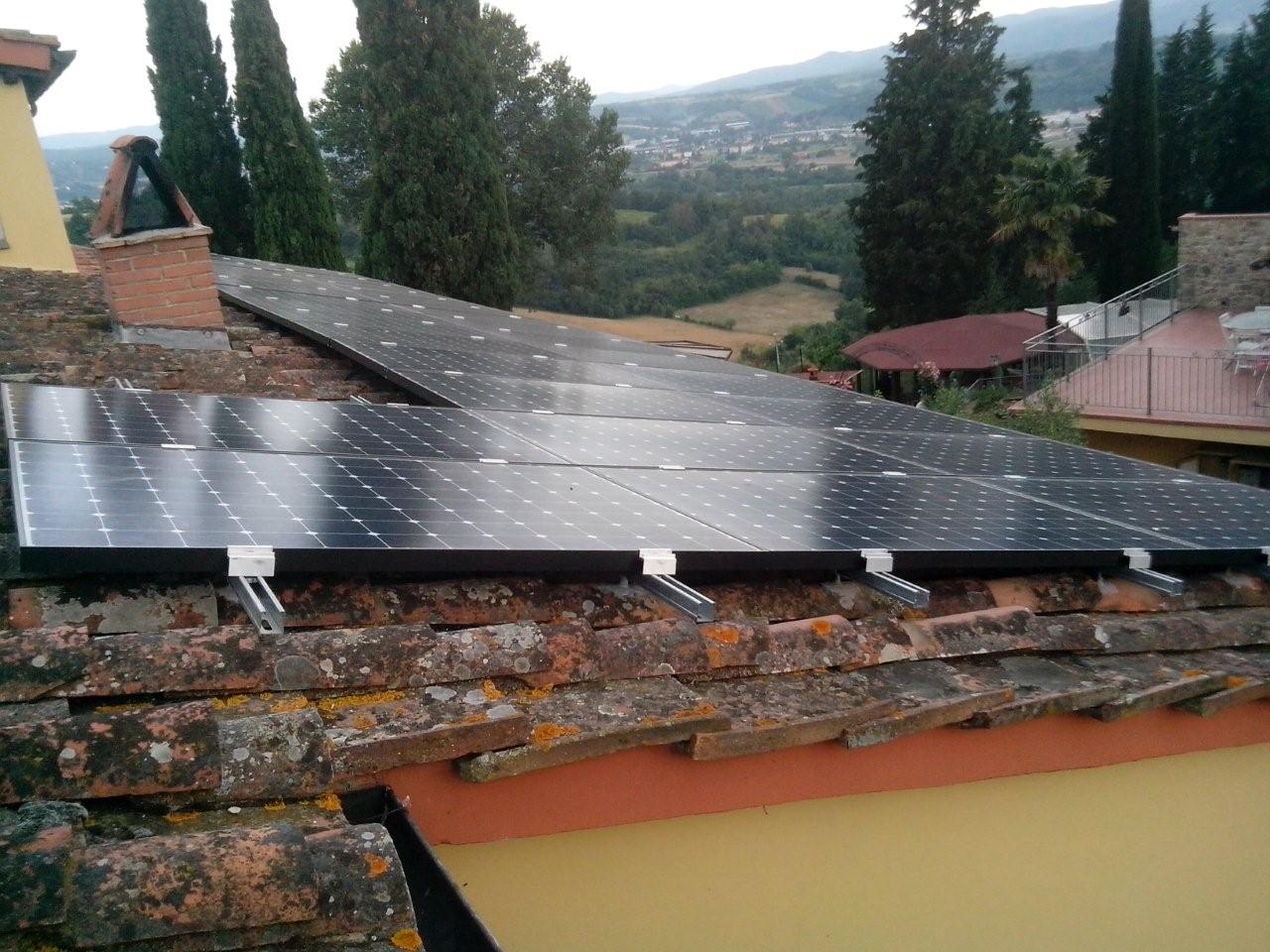 Nuovo Impianto Impianti Solari Fotovoltaici 2016. Cogli le opportunità e la convenienza Lightland della SunPower a Terranuova Bracciolini, Arezzo, 