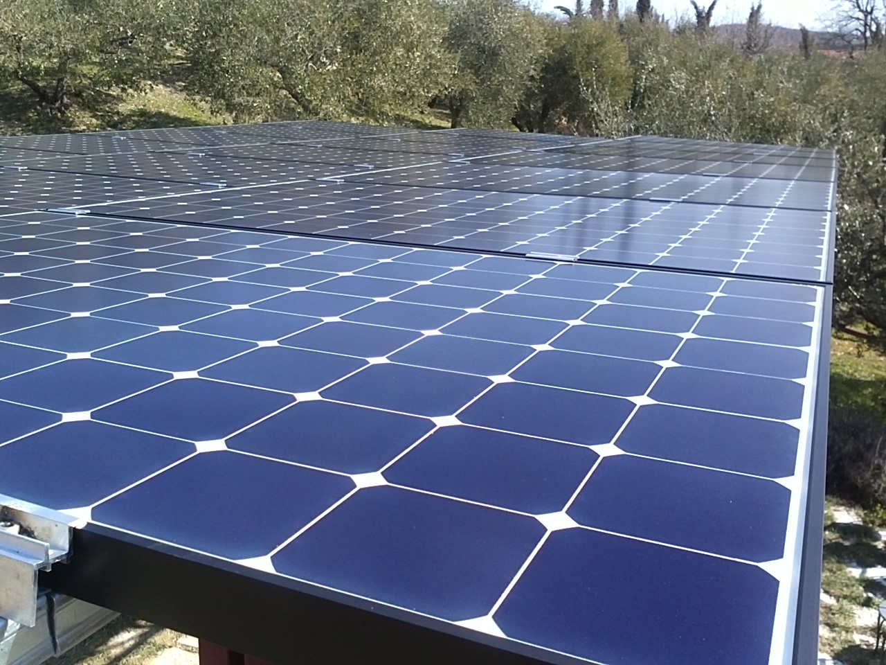 Impianto Impianti Solari Fotovoltaici 2016. Cogli le opportunità e la convenienza SunPower Lightland a Grutti Todi Perugia Umbria 2